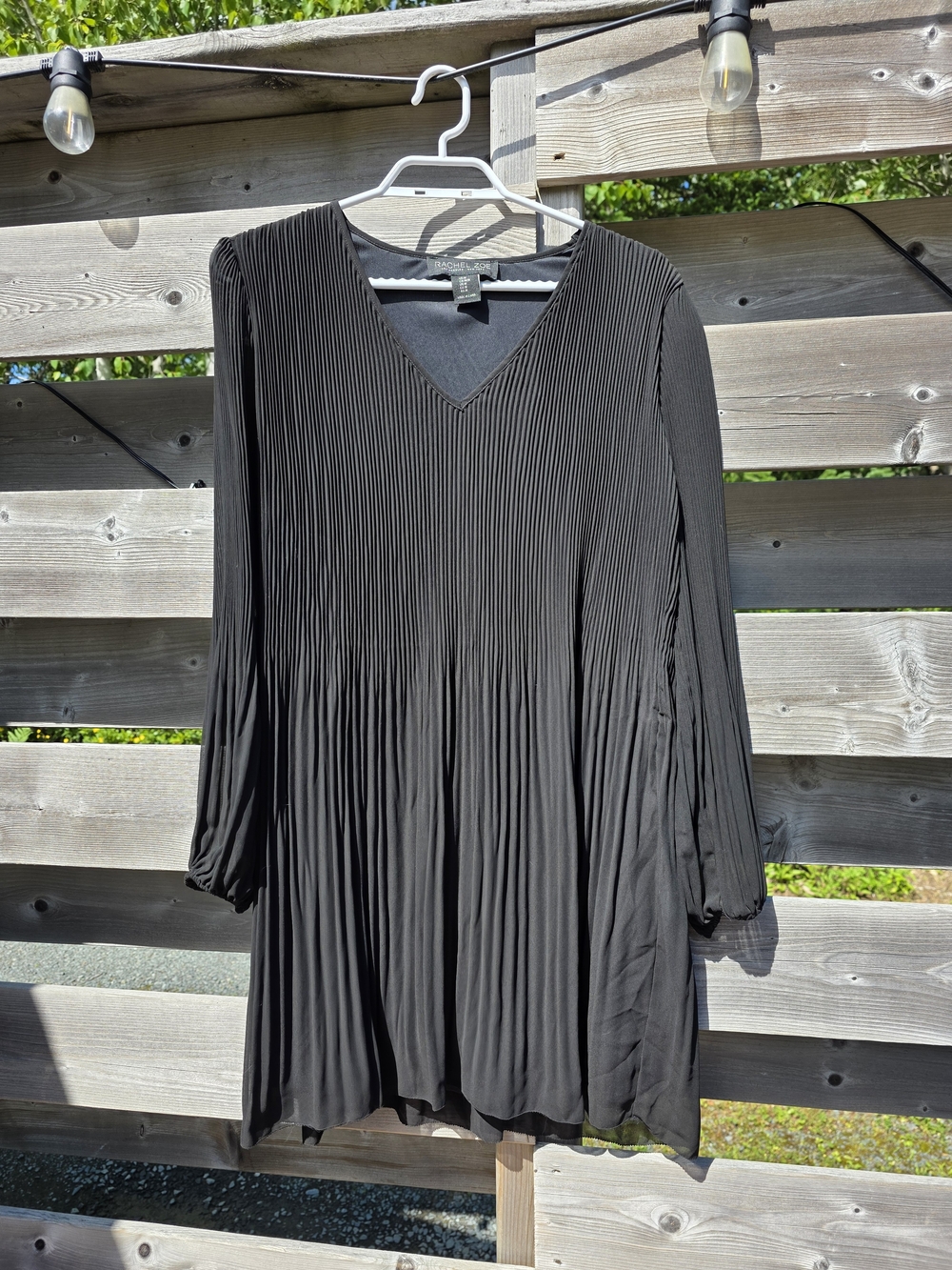 Black Pleated V-Neck Long Sleeve Dress | Size Medium